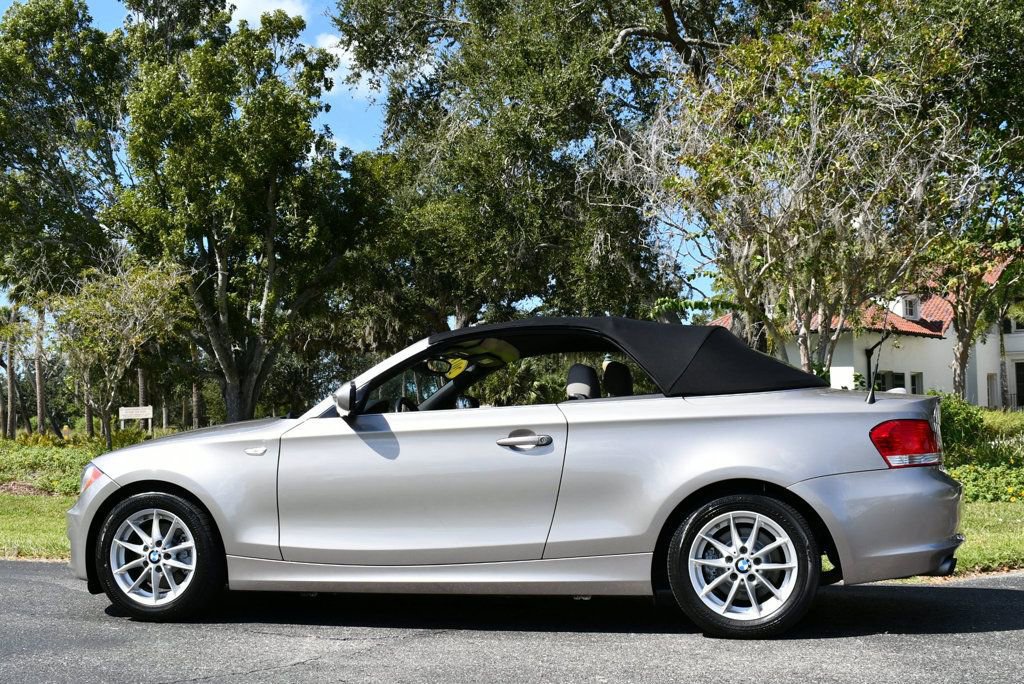 Used 2011 BMW 128i Convertible image 4