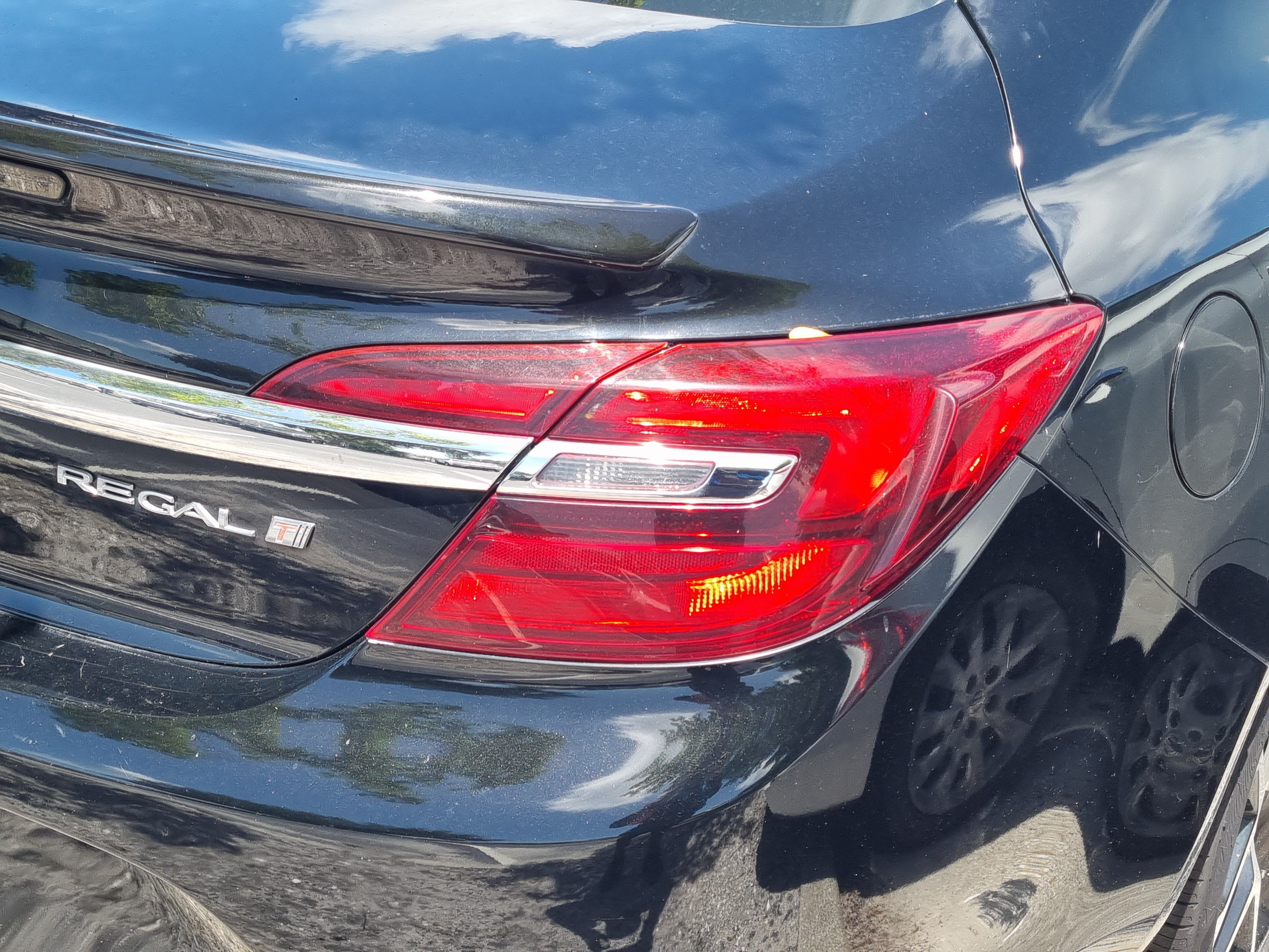 Used 2017 Buick Regal Sport Touring FWD image 10