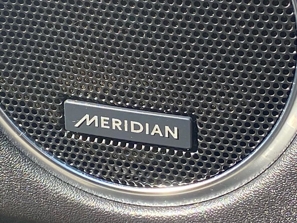 Used 2020 Land Rover Discovery Sport SE R-Dynamic image 17