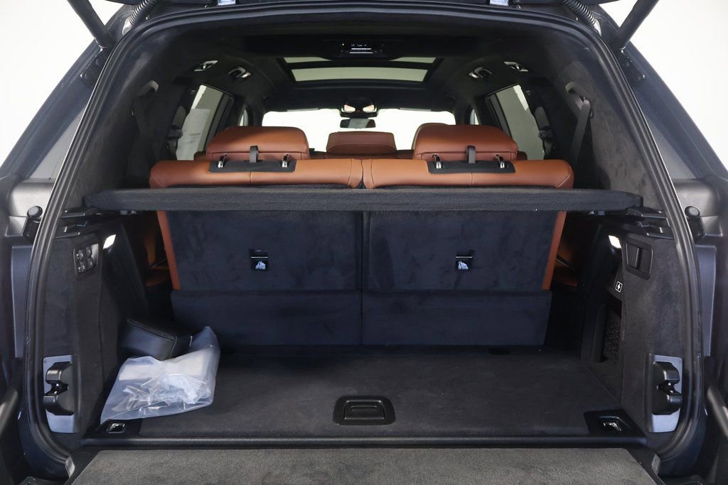 New 2026 BMW X7 M60i image 9