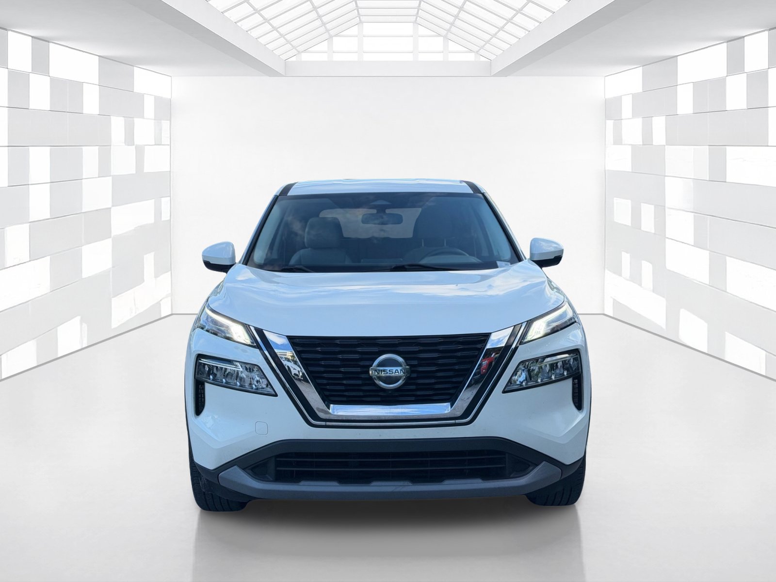 Used 2021 Nissan Rogue SV FWD image 2