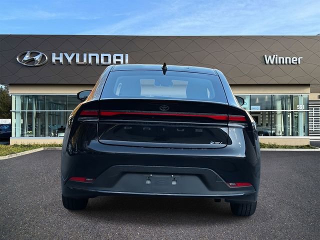 Used 2025 Toyota Prius LE image 4