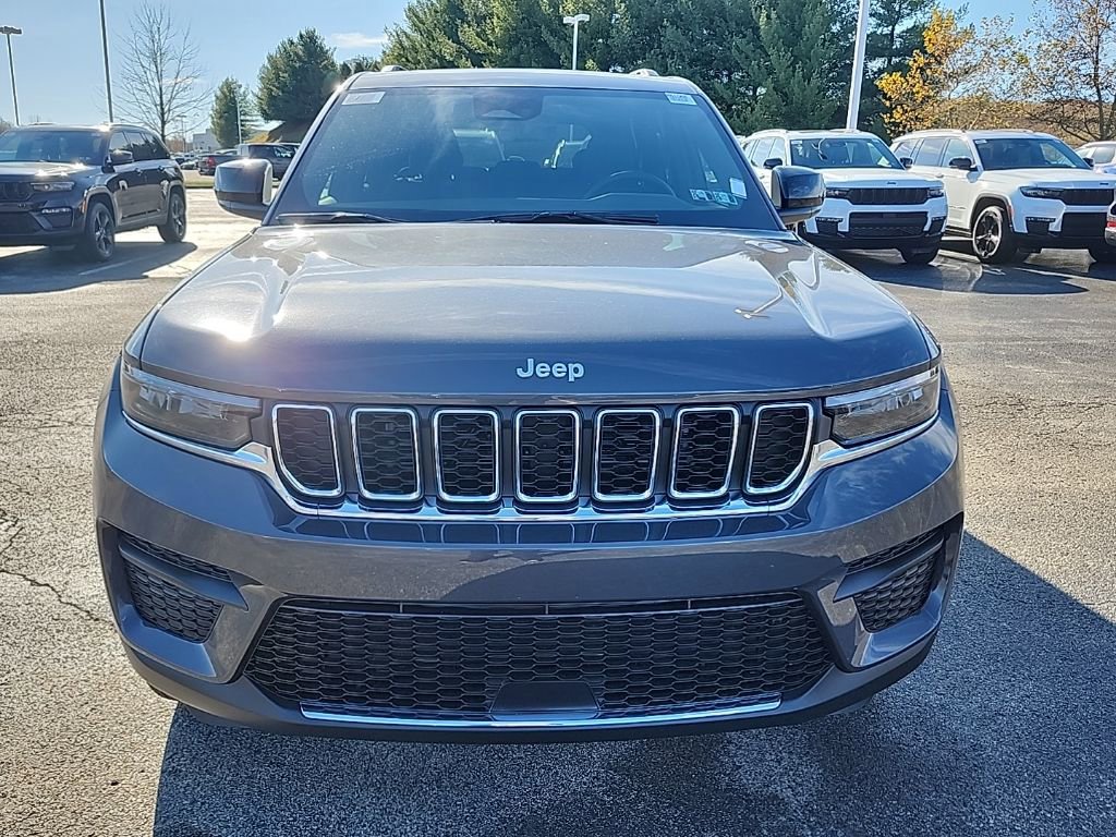 New 2025 Jeep Grand Cherokee Laredo X w/ Luxury Tech Group I AWD/4WD image 8