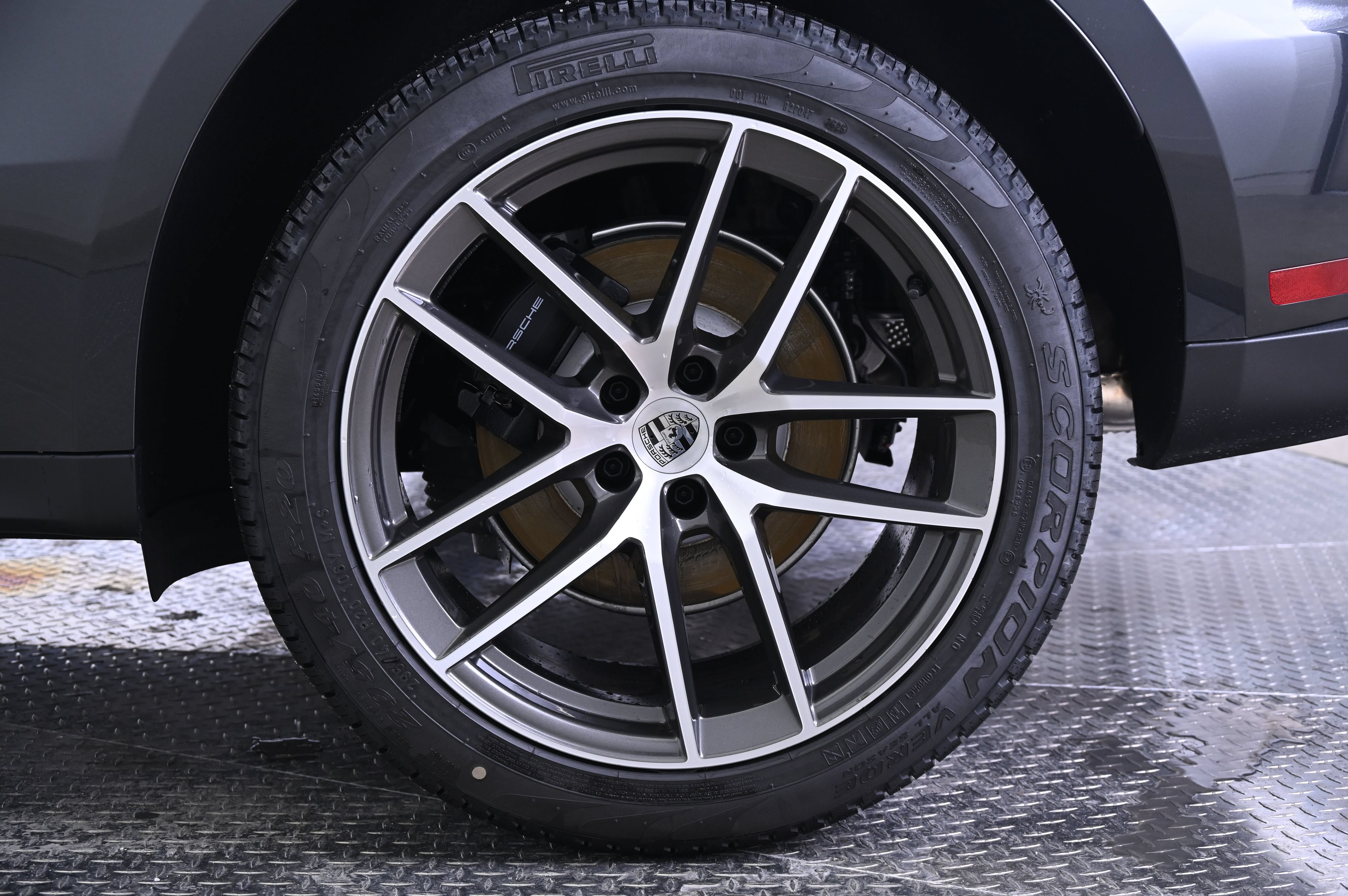 Certified 2026 Porsche Macan AWD/4WD image 12