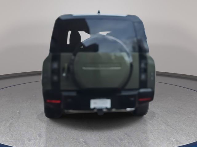 New 2026 Land Rover Defender 130 X-Dynamic SE image 6