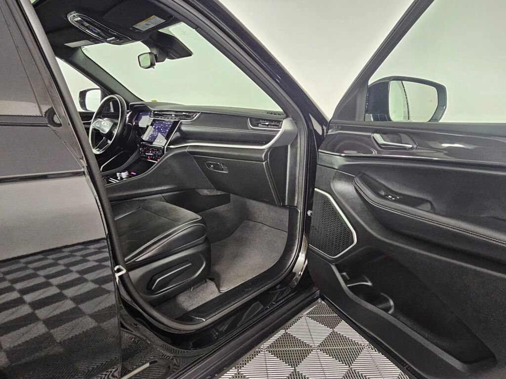 Used 2021 Jeep Grand Cherokee L Altitude image 38