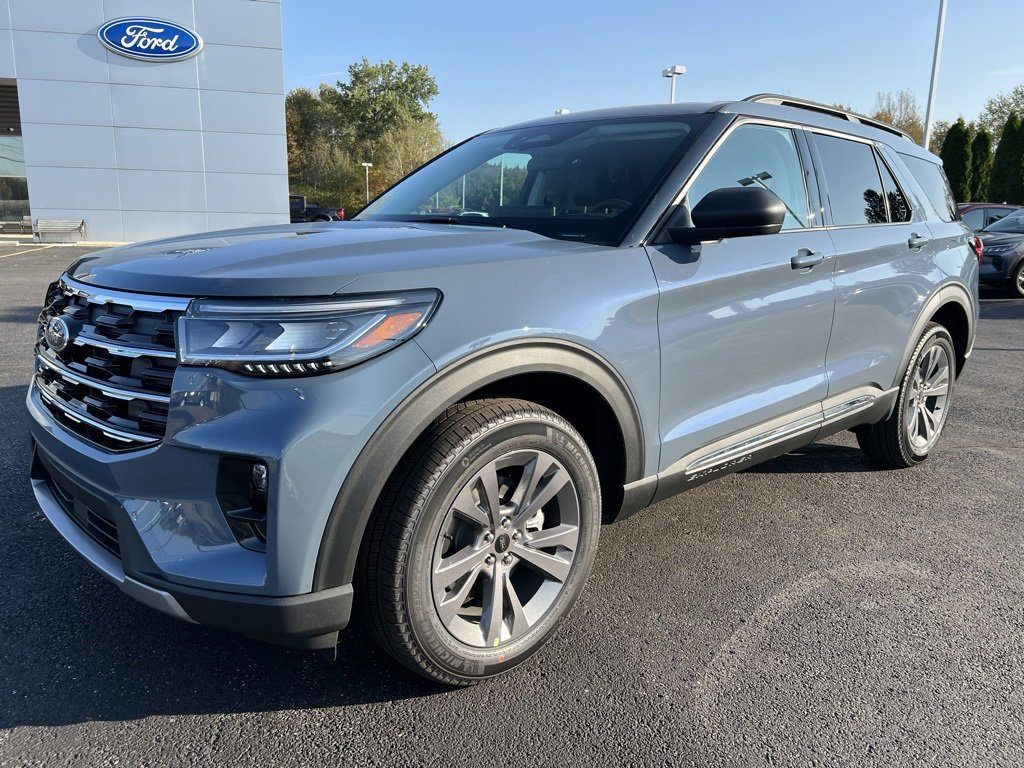 New 2025 Ford Explorer Active image 1
