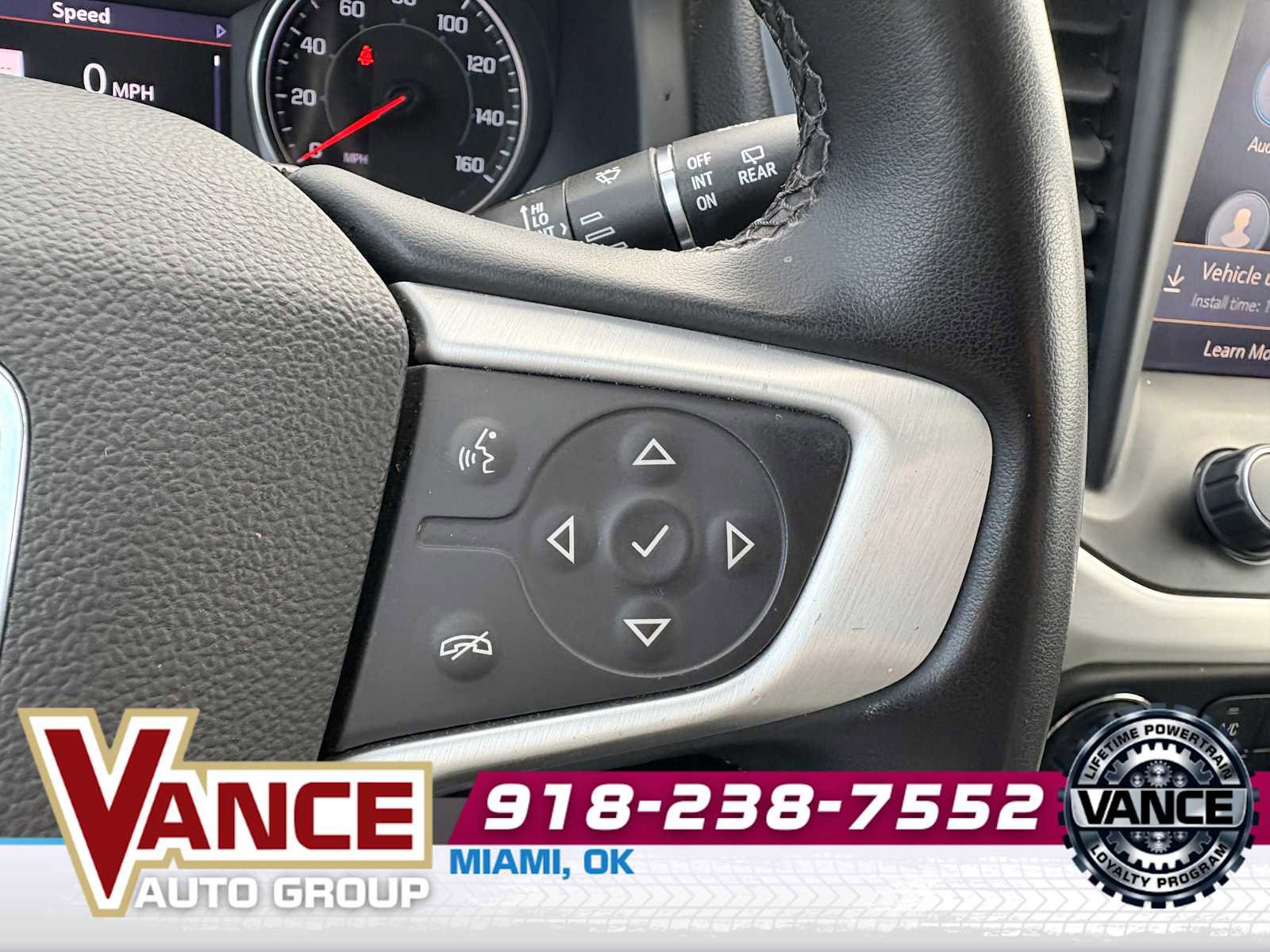 Used 2023 GMC Acadia SLT AWD/4WD image 32