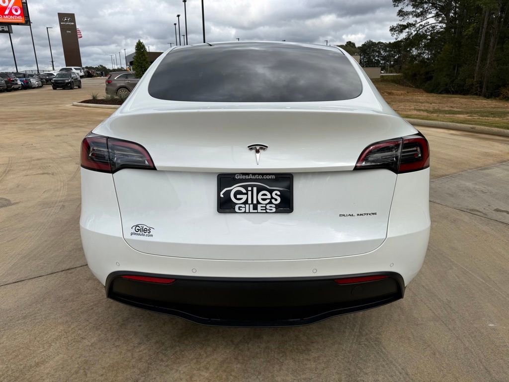 Used 2022 Tesla Model Y Long Range image 4