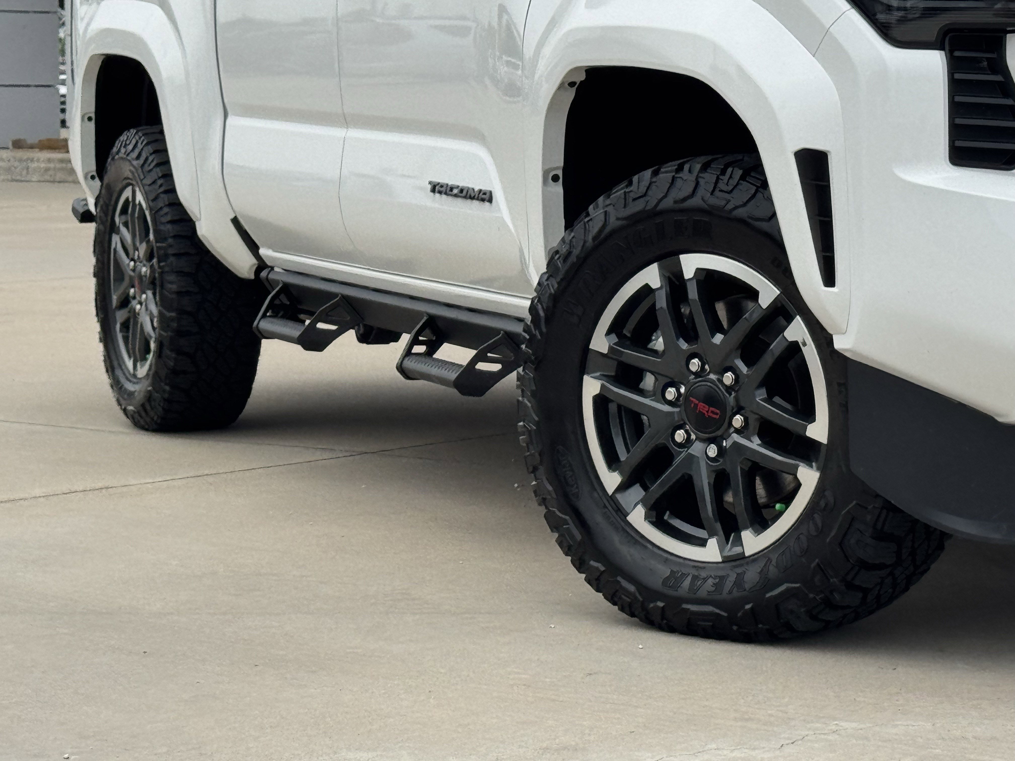 Used 2025 Toyota Tacoma TRD Sport AWD/4WD image 13
