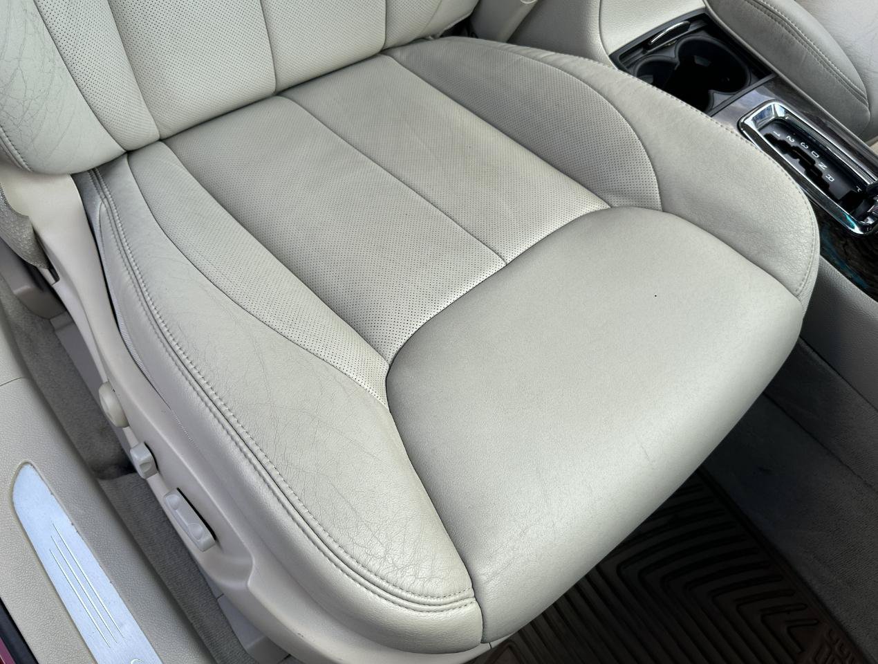 Used 2008 Cadillac DTS FWD image 44