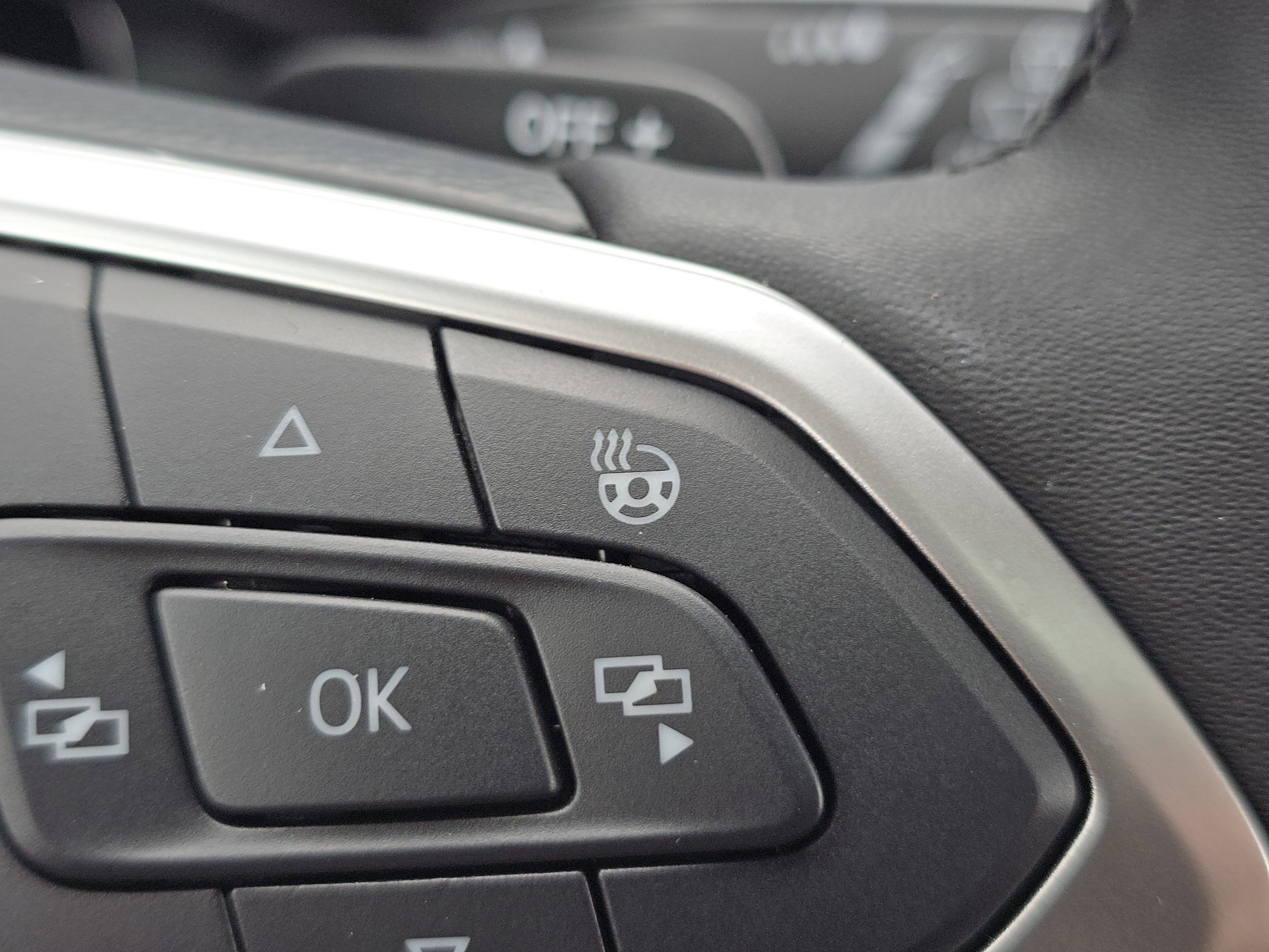 New 2025 Volkswagen Atlas Peak Edition SE image 14