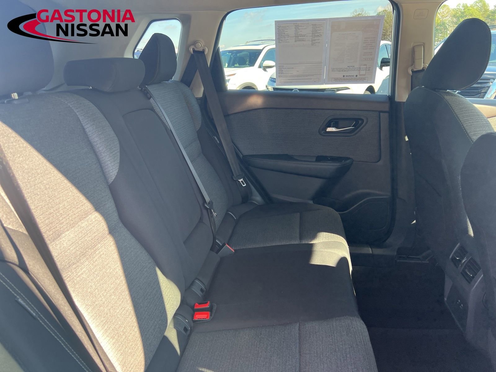 Used 2021 Nissan Rogue SV image 27