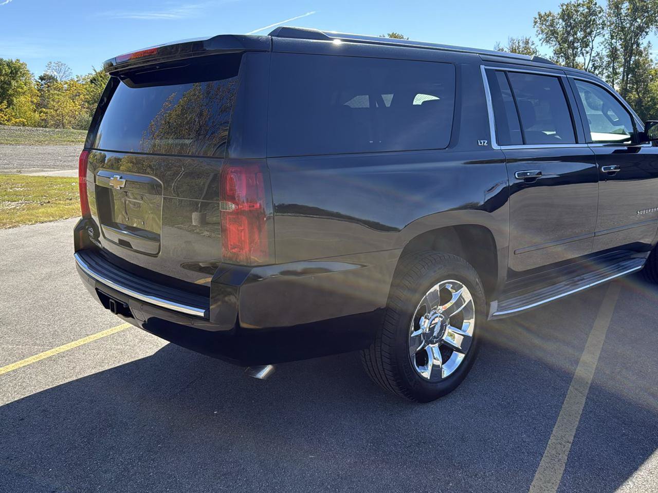 Used 2015 Chevrolet Suburban LTZ AWD/4WD image 5