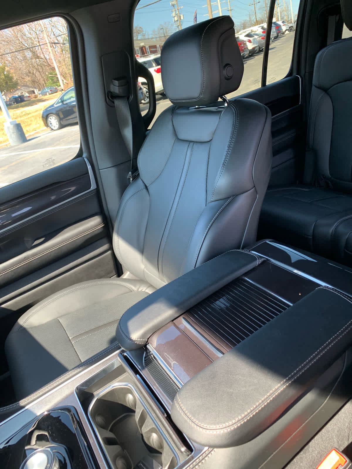 Used 2024 Jeep Wagoneer 4WD w/ Premium Group I image 20