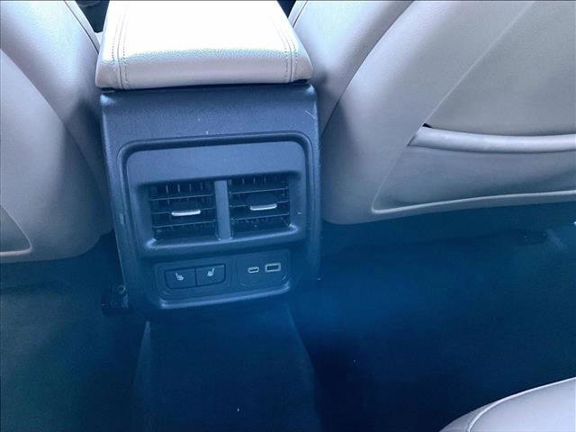 Used 2024 Cadillac XT4 Luxury w/ Cold Weather Package image 24