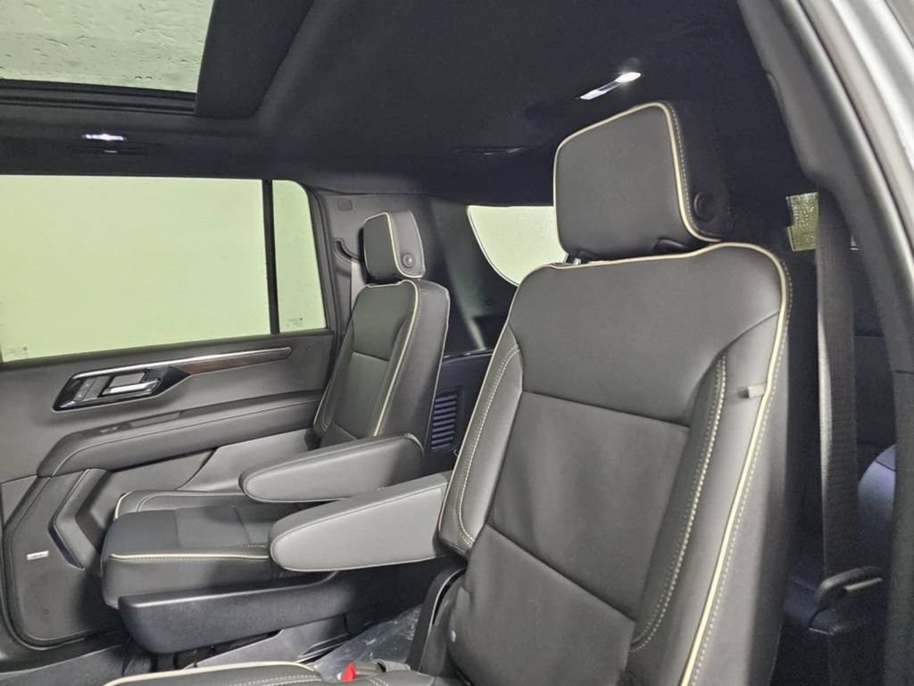 New 2026 Chevrolet Suburban Premier w/ Sun And Tow Package AWD/4WD image 19