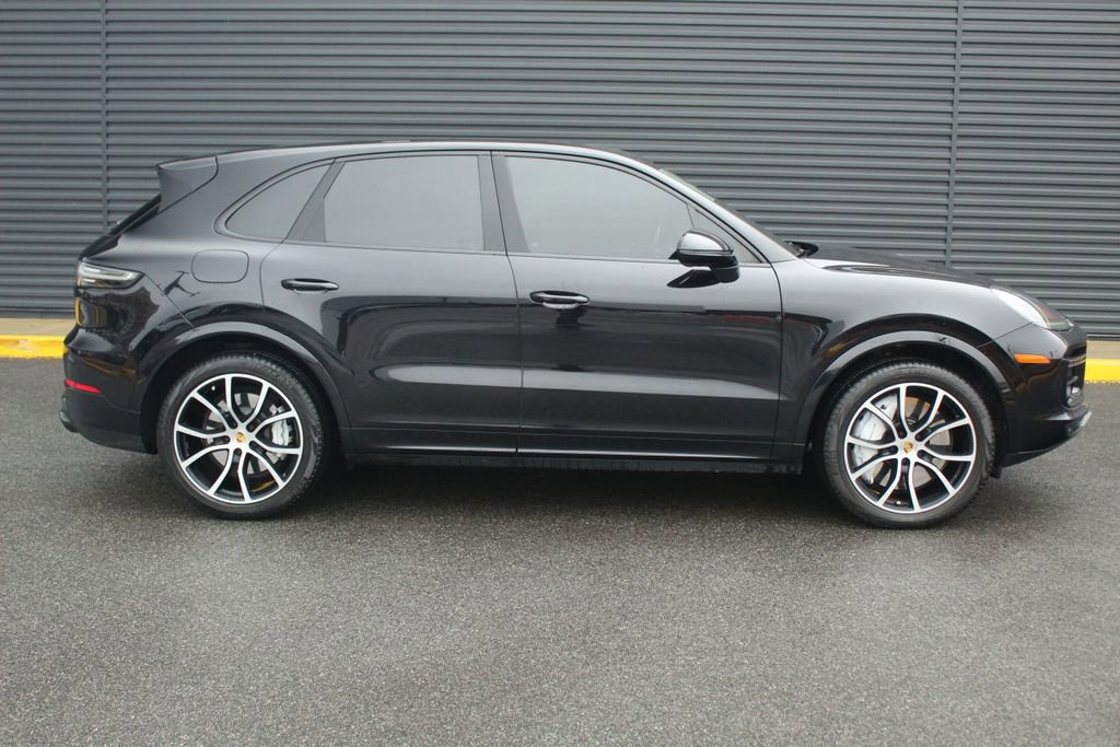 Used 2019 Porsche Cayenne Turbo AWD/4WD image 9
