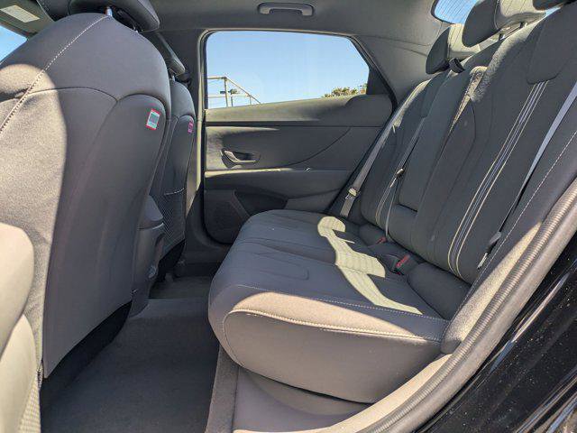 Used 2025 Hyundai Elantra SEL FWD image 11