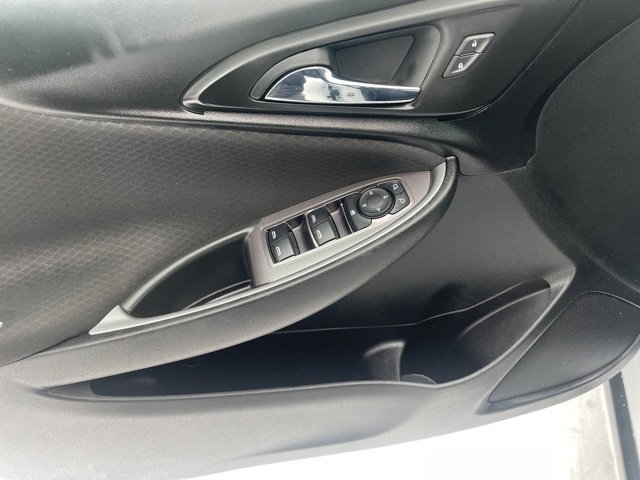 Used 2022 Chevrolet Malibu LT image 17