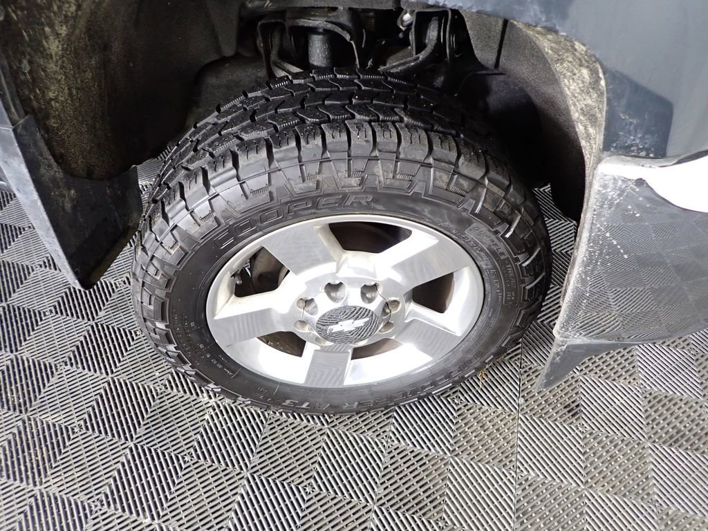 Used 2017 Chevrolet Silverado 2500 W/T w/ Snow Plow Prep Package image 32