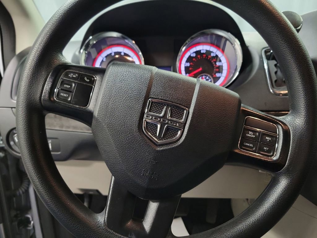 Used 2019 Dodge Grand Caravan SE w/ UConnect Hands-Free Group image 19