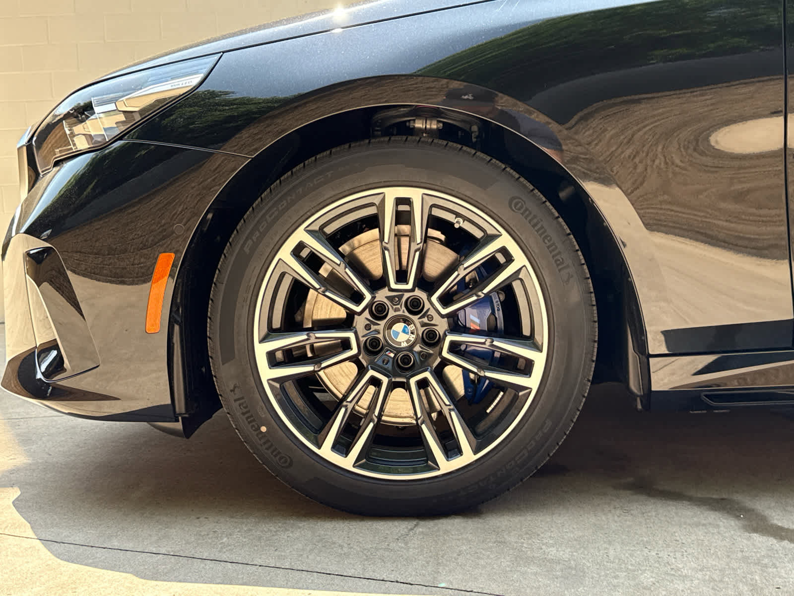 Used 2026 BMW 530i xDrive w/ M Sport Package image 6