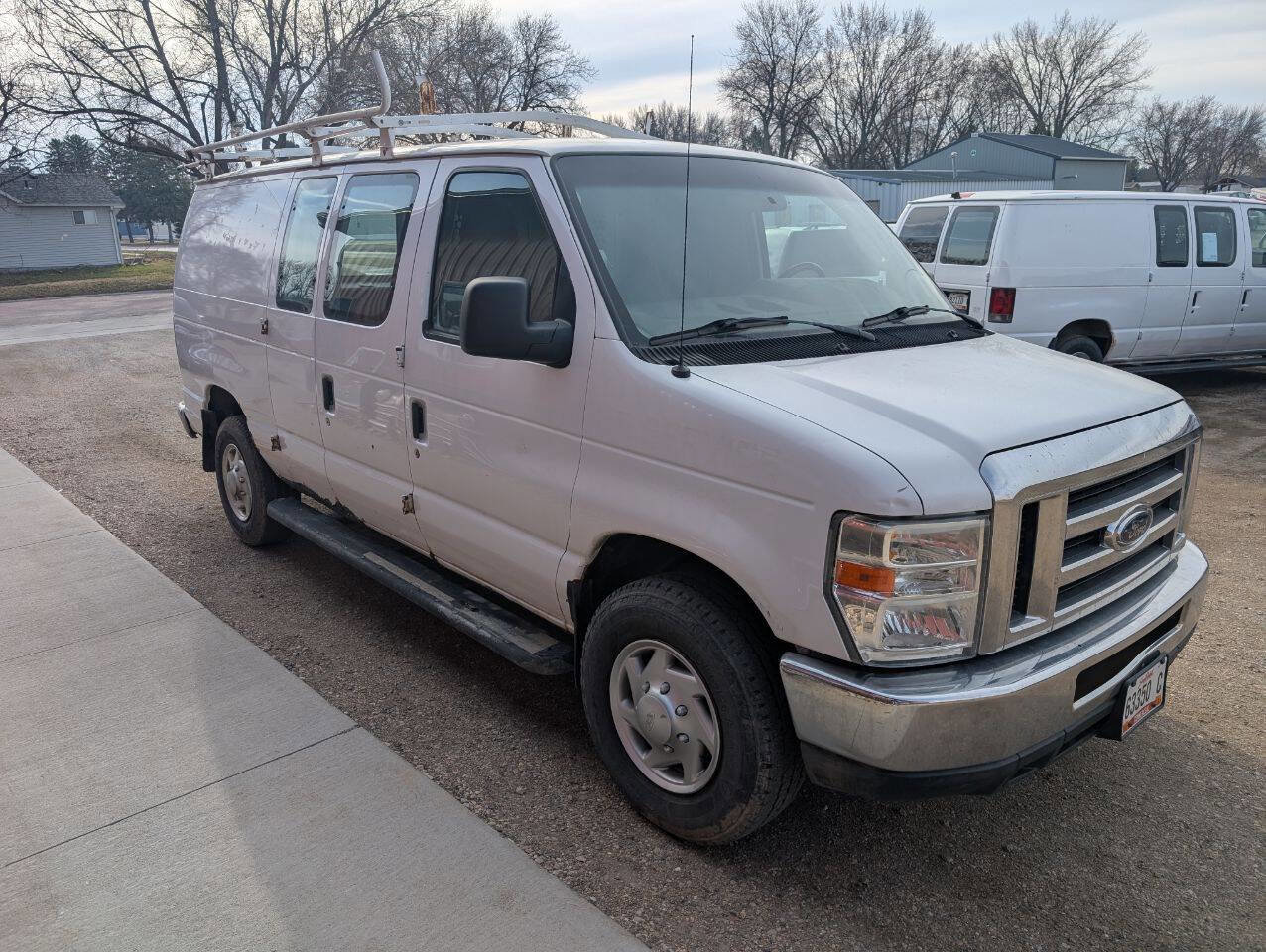 Used 2010 Ford E-250 and Econoline 250 RWD image 4