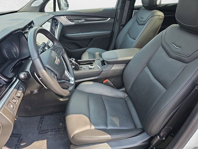 Used 2025 Cadillac XT6 Sport w/ Technology Package image 17