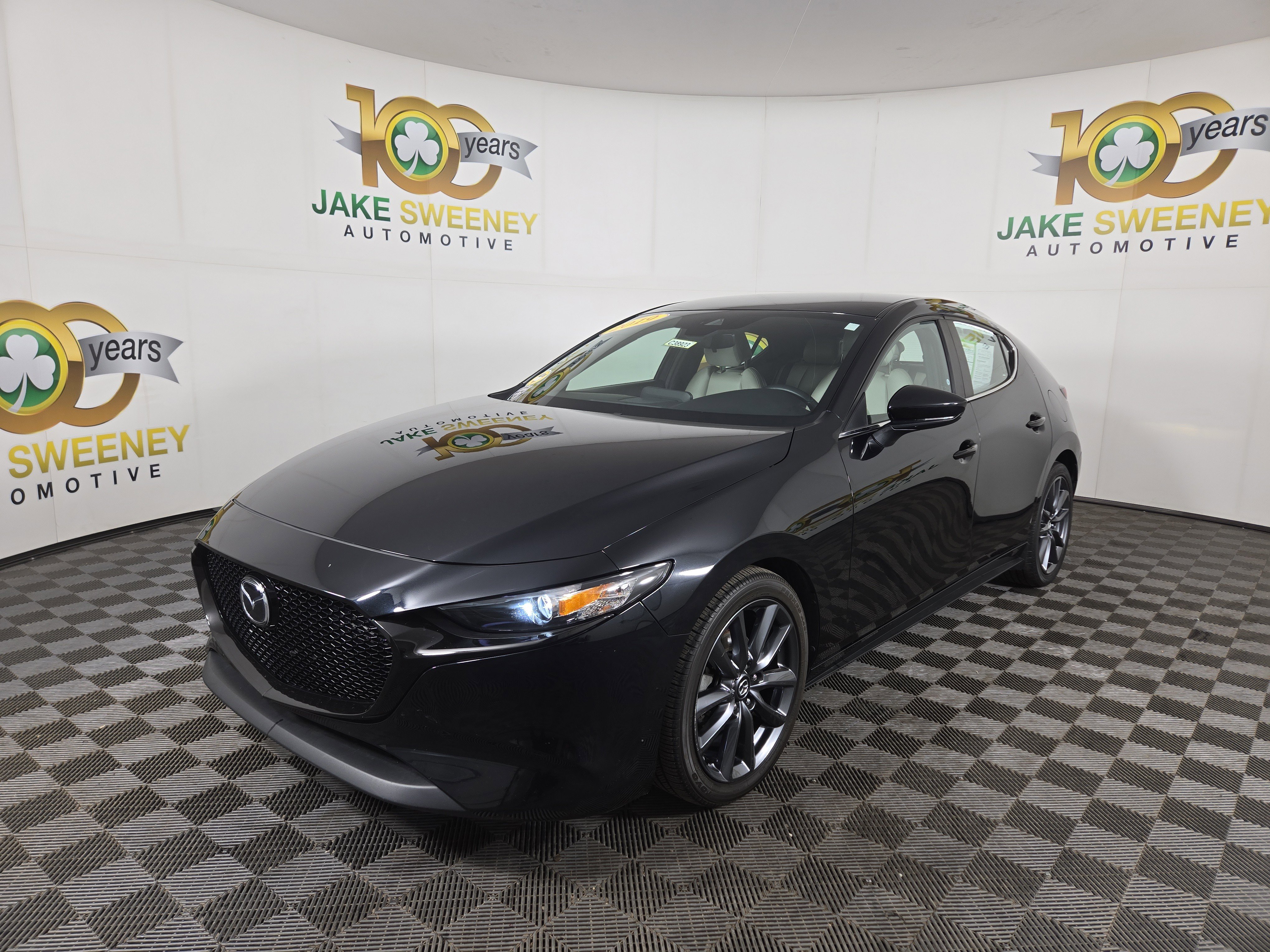 Used 2019 MAZDA MAZDA3 Hatchback w/ Preferred Package image 4