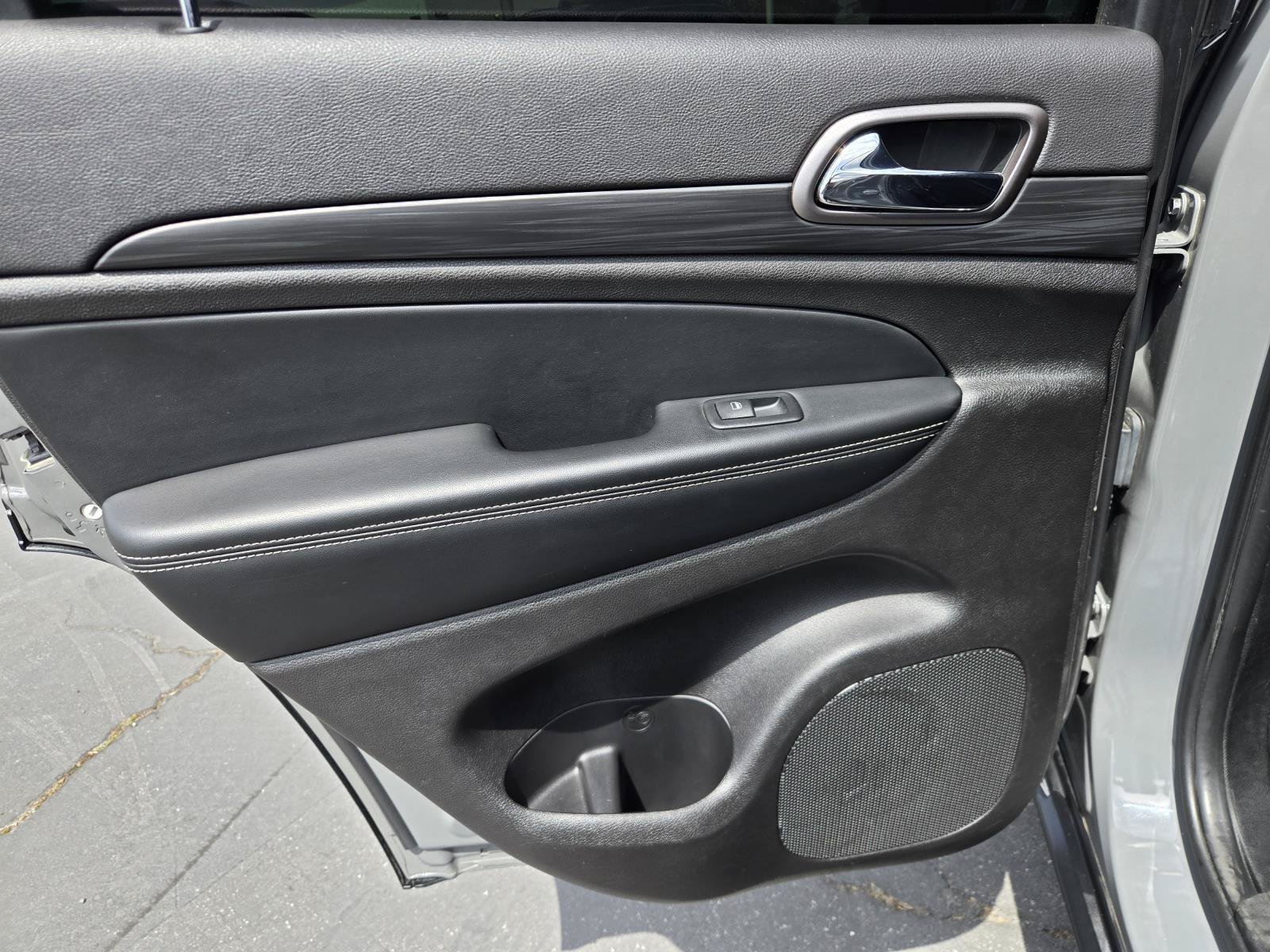 Used 2021 Jeep Grand Cherokee Freedom Edition RWD image 25