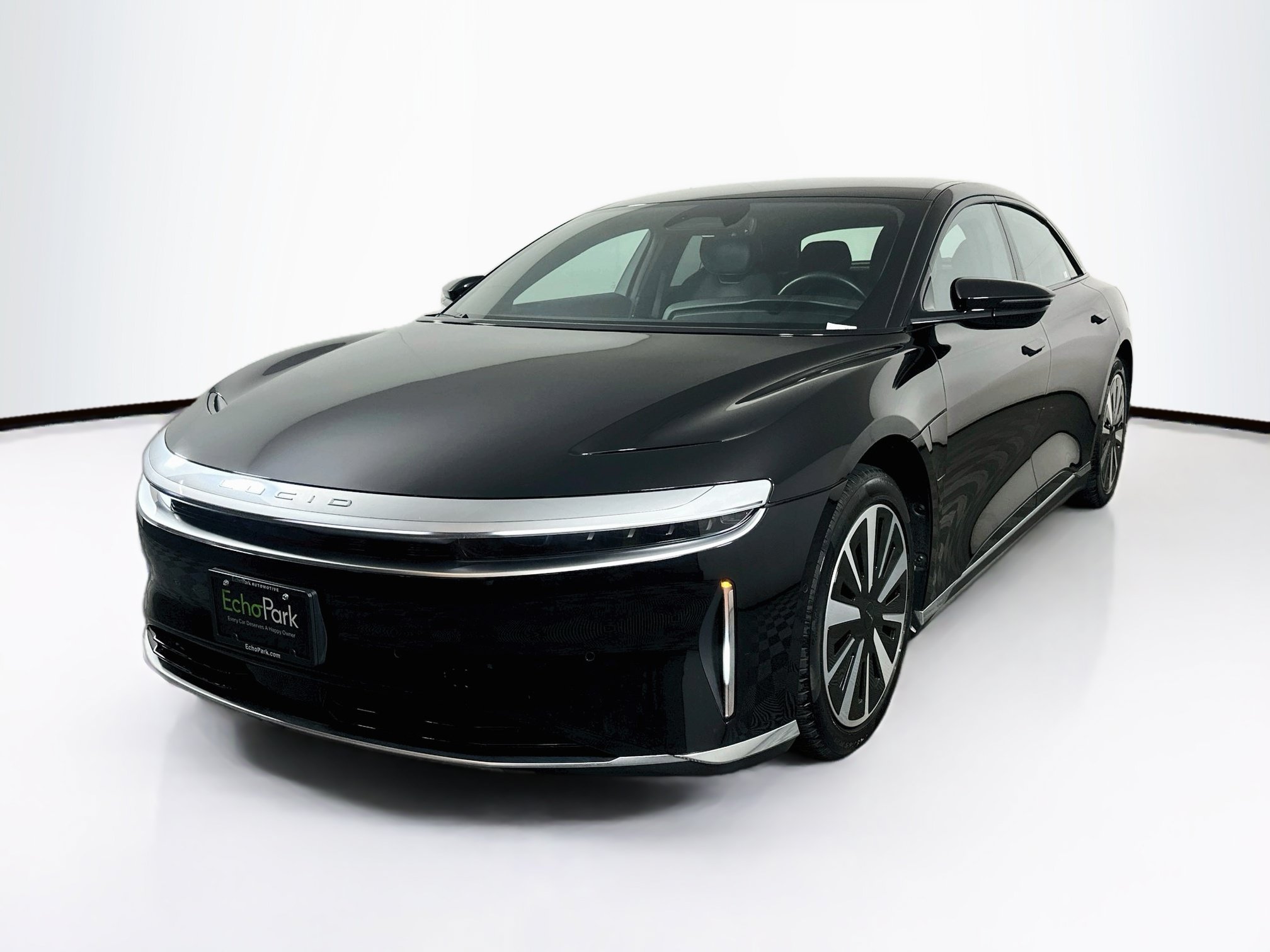 Used 2024 Lucid Air Touring AWD/4WD image 3