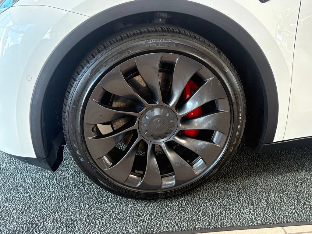 Used 2022 Tesla Model Y Performance AWD/4WD image 9