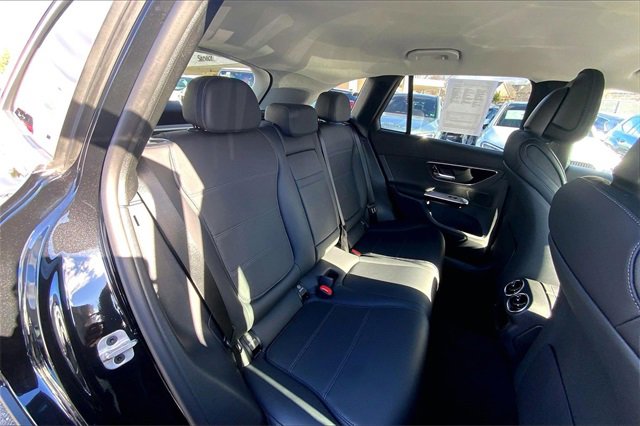Used 2025 Mercedes-Benz GLC 300 4MATIC image 15