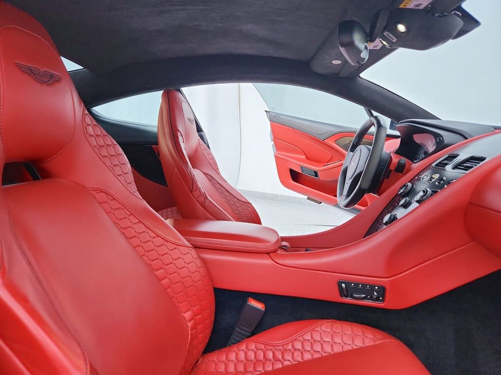 Used 2014 Aston Martin Vanquish Coupe image 32