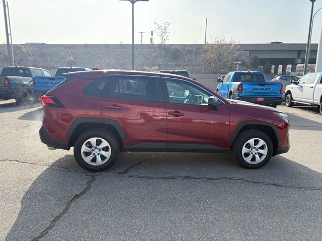 Used 2024 Toyota RAV4 LE AWD/4WD image 7