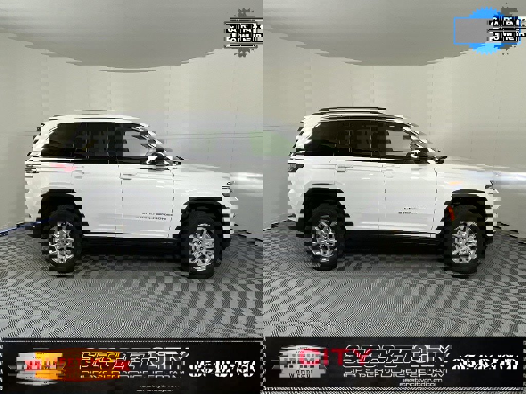 Used 2023 Jeep Grand Cherokee Laredo image 8