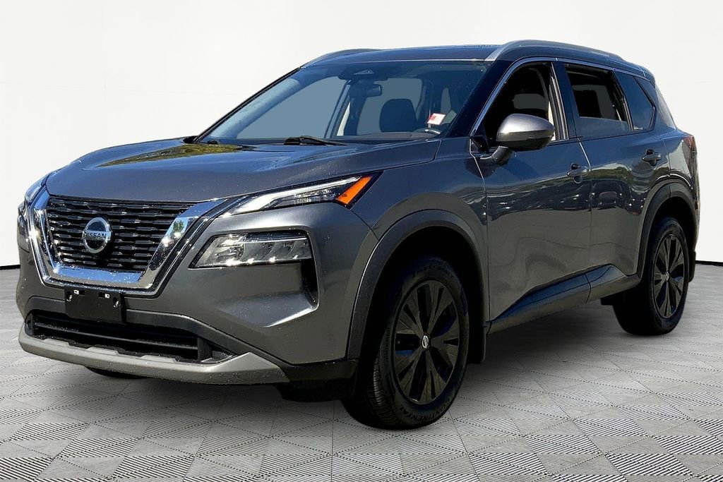 Used 2021 Nissan Rogue SV image 3