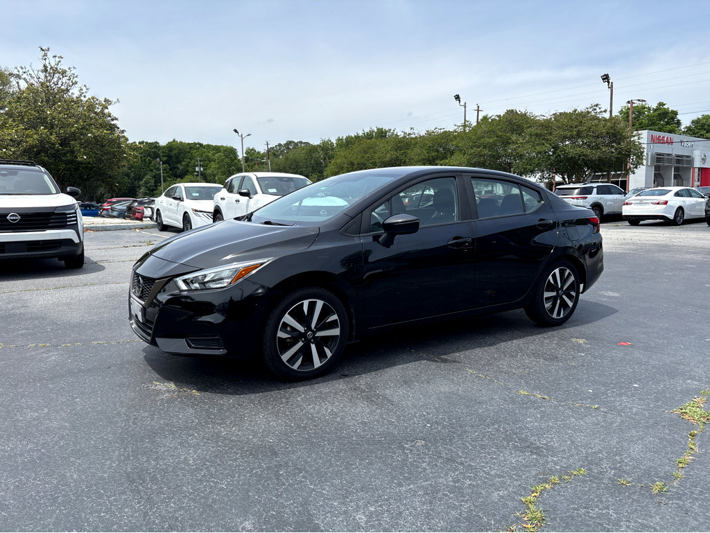 Used 2022 Nissan Versa SR FWD image 27