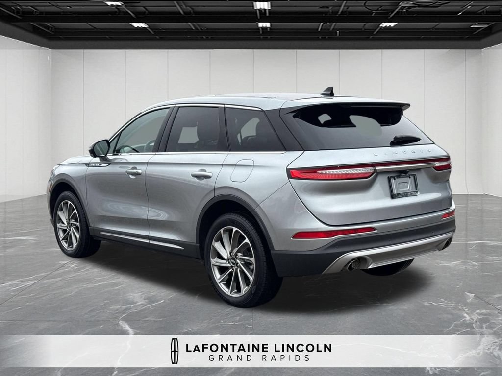 Certified 2024 Lincoln Corsair AWD w/ Equipment Group 101A image 3