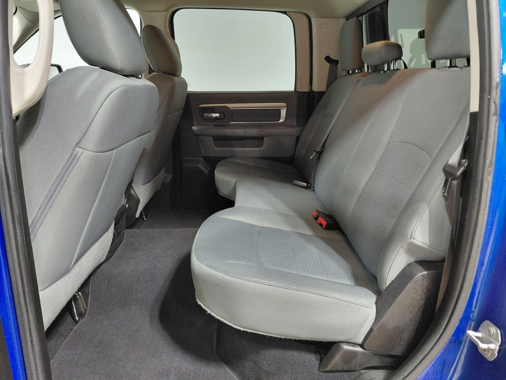 Used 2019 RAM 1500 Classic SLT AWD/4WD image 35