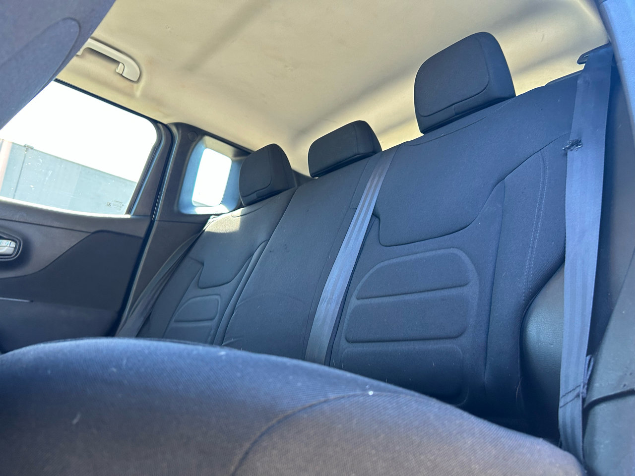 Used 2020 Jeep Renegade Latitude w/ Cold Weather Group image 8