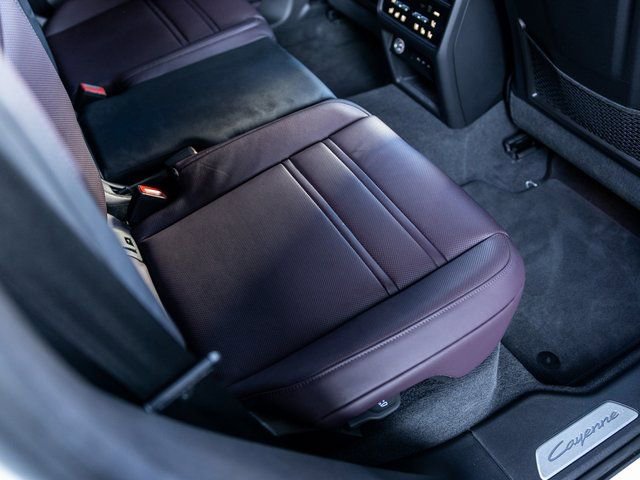 Certified 2025 Porsche Cayenne S AWD/4WD image 49
