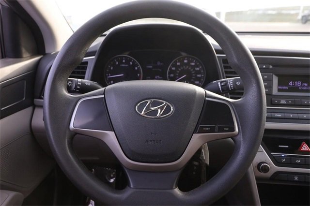 Used 2018 Hyundai Elantra SE image 10