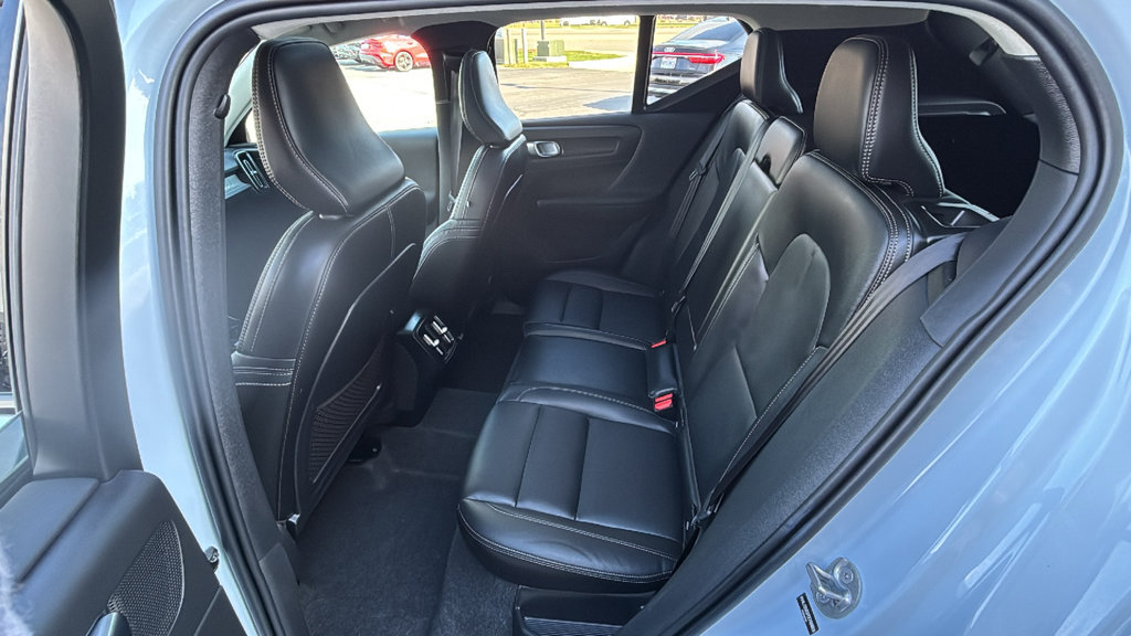Certified 2026 Volvo XC40 B5 Plus AWD/4WD image 11