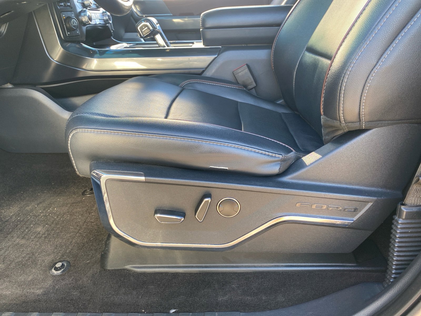 Used 2022 Ford F150 Lariat w/ Equipment Group 502A High image 13