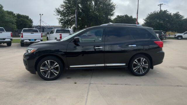 Used 2017 Nissan Pathfinder Platinum w/ Family Entertainment Package AWD/4WD image 5