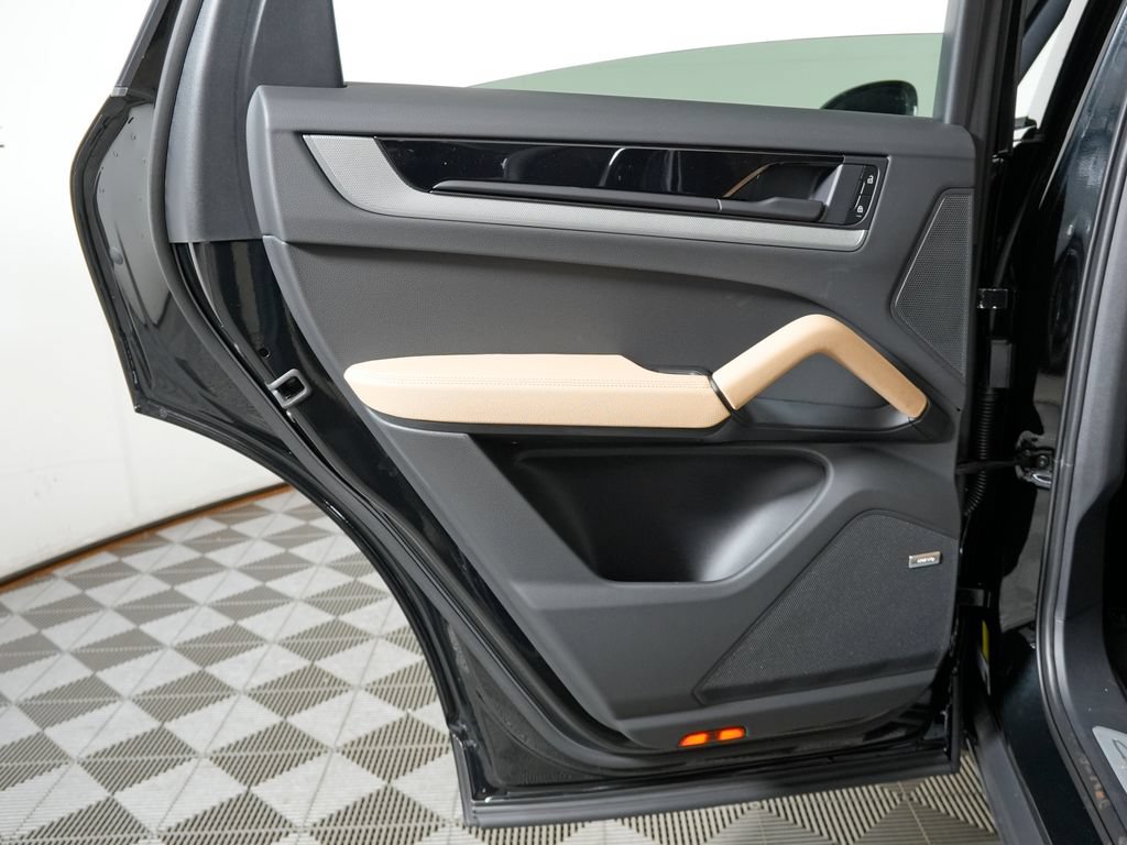 New 2026 Porsche Cayenne Coupe AWD/4WD image 35