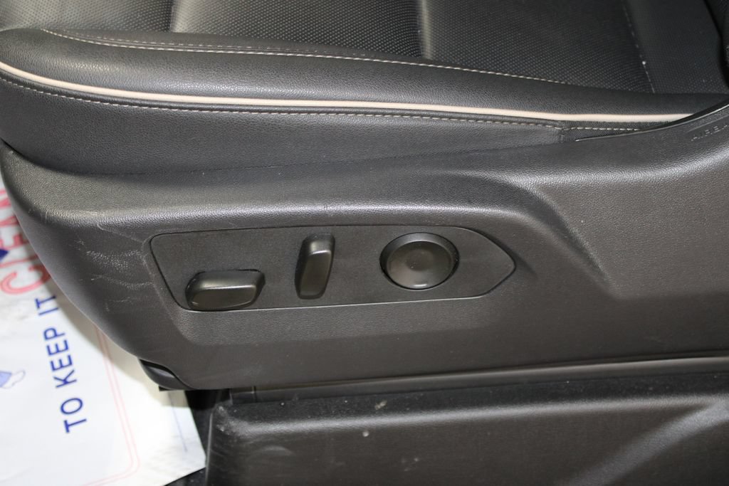 Used 2025 Chevrolet Tahoe Premier RWD image 18