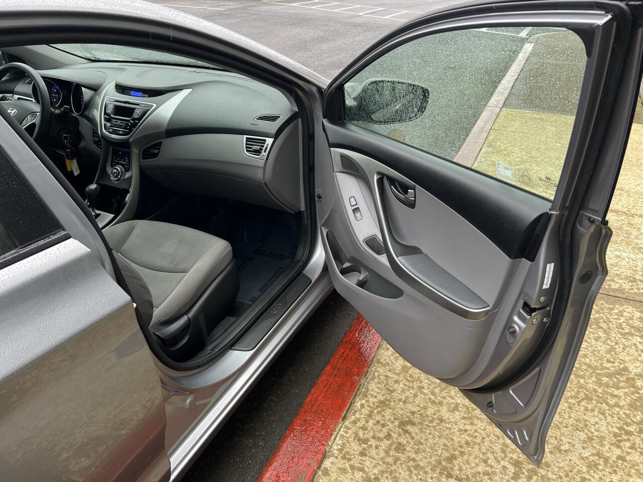 Used 2013 Hyundai Elantra GLS image 9